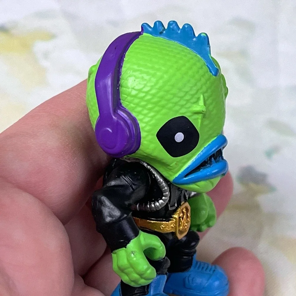 Treasure X Sunken Gold Syd Fish Figure Neon Green Alien Toy Collectible